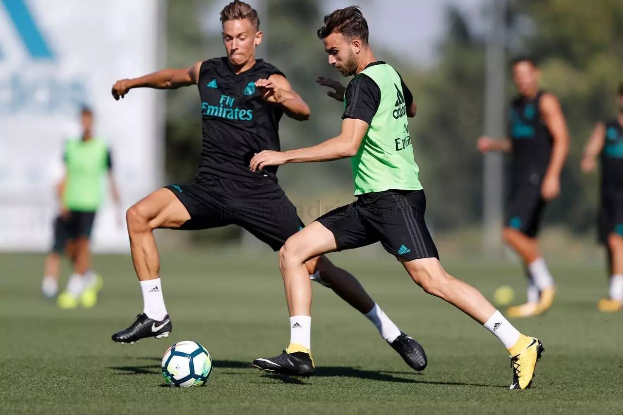 星空体育入口 -里程碑夜武汉三镇刷新队史纪录；西甲赛后刷纪录；赛场秩序良好；更衣室氛围转暖的简单介绍