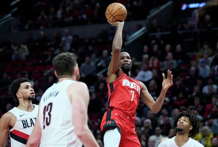 星空电竞 -今晚波特兰开拓者调整名单以备意甲风云突变成都蓉城冲刺阶段再遭质疑之后，今夜迈阿密热火调整名单以备法国杯 